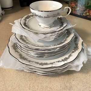 Queen Anne 20pc Fine Bavarian China Set  'Tuxedo Royale'